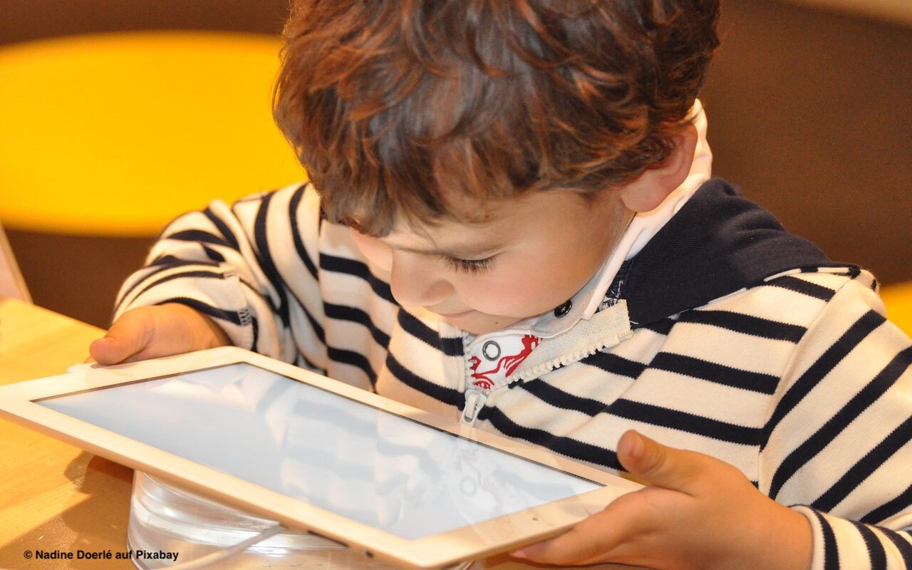 You are currently viewing Tablet-Nutzung ändert bei Vorschulkindern offenbar die Wahrnehmung