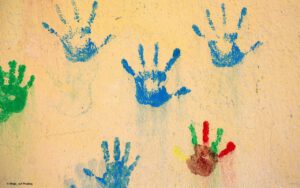 Mehr über den Artikel erfahren Integration geflüchteter Kinder gelingt Kitas gut
