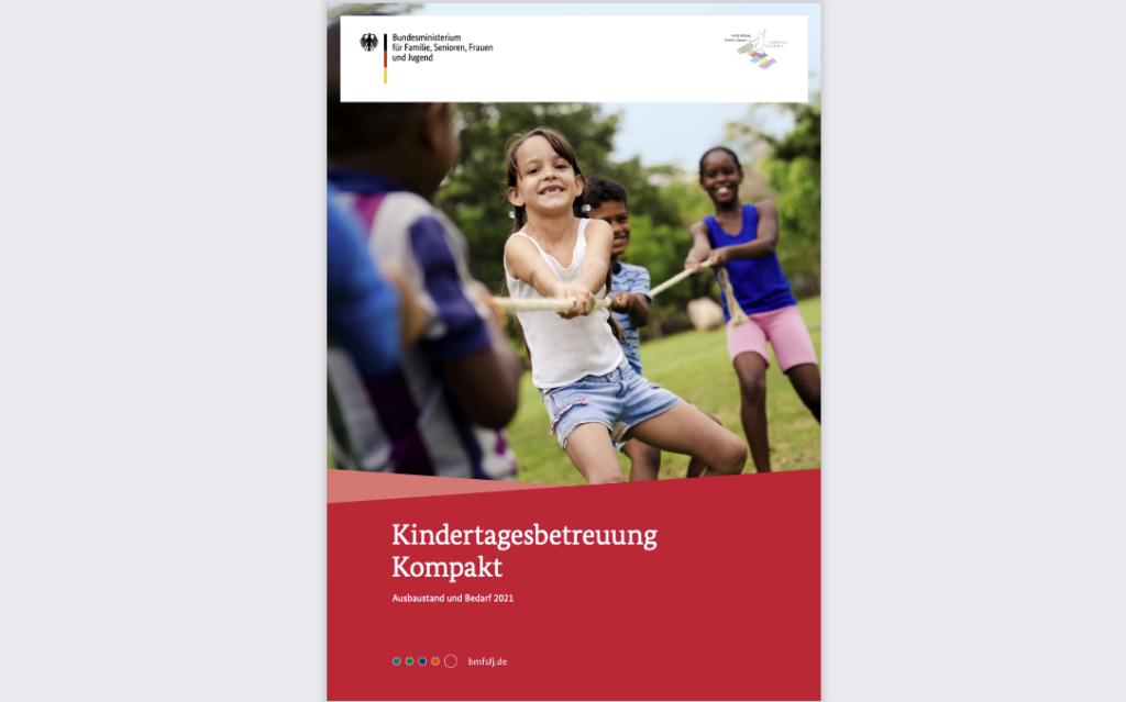 Neue Publikation „Kindertagesbetreuung Kompakt 2021“ - SPIELEN UND LERNEN