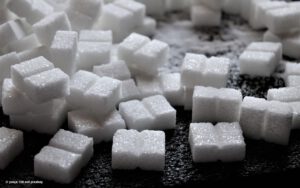 Mehr über den Artikel erfahren Zu viel Zucker, Fett und Salz in Kinderprodukten