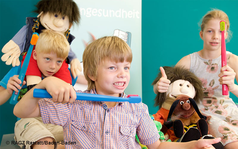 Read more about the article So bleiben Zähne fit – bei Kindern und Jugendlichen