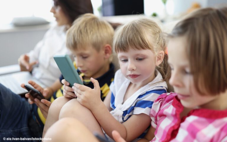 Suchtverhalten am Bildschirm: Wenn digitale Medien Kinderseelen belasten