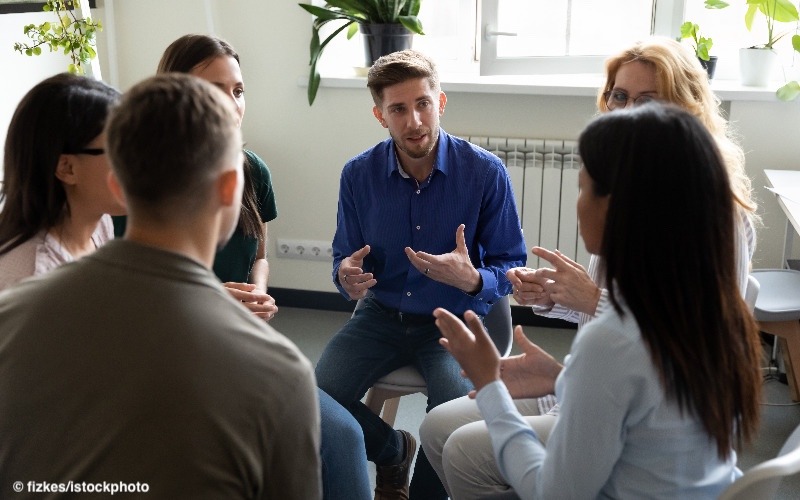 Mehr über den Artikel erfahren Erziehungspartnerschaft statt Elternbelehrung: Dialog auf Augenhöhe