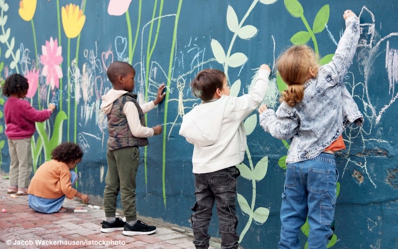 Du betrachtest gerade Herzensbildung statt Leistungsdruck – Weil Kinder schöpferische Selbstbildung brauchen
