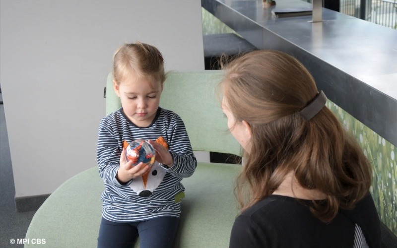 Du betrachtest gerade Babys denken zuerst an andere und dann an sich
