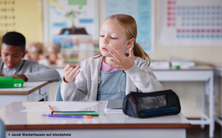 Warum Kinder mit den Fingern zählen sollten – was Forschung heute weiß