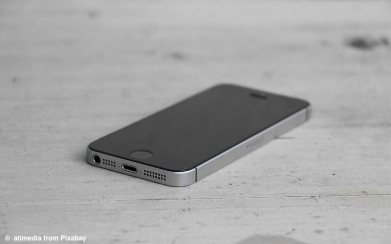 Viel Bildschirmzeit hemmt die Bildung des Wortschatzes bei Kleinkindern