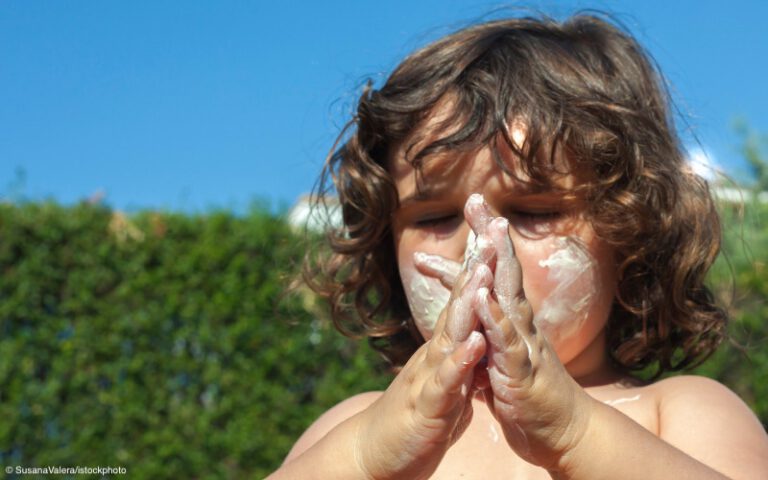Kindersonnencremes im Test: Viele Produkte überzeugen bei Öko-Test